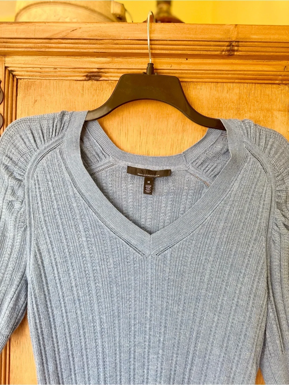 WHBM Blue Ribbed Puff Sleeve V-Neck Sweater Top - Size Medium